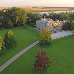 https://saltmarshe-hall.yorkshirehotels.net